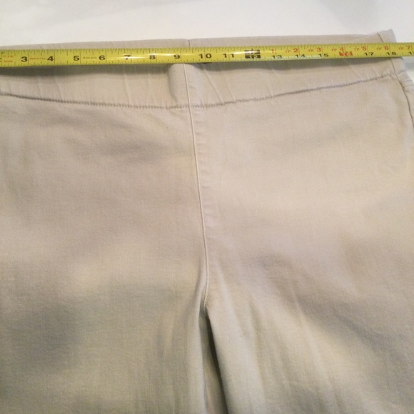 NYDJ Beige Lift Tuck Technology Pull-On Cropped Pants Size 14 - Picture 10 of 13